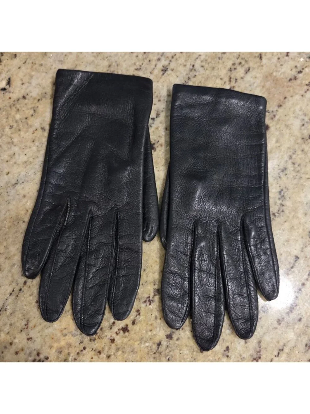 Vintage Womens Size 7 S/M Black Soft Leather Antron Lined Short Gloves